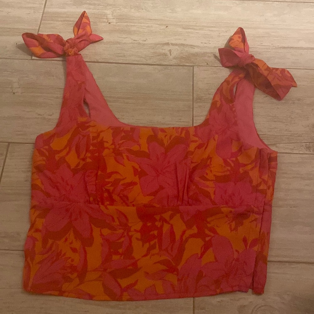 a size small summer crop top